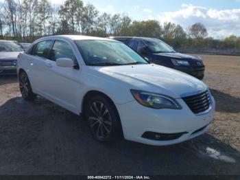  Salvage Chrysler 200