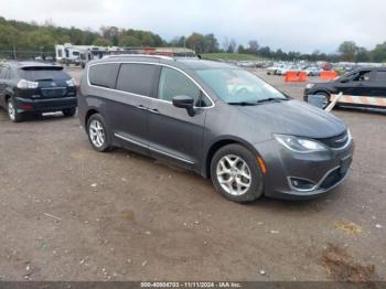  Salvage Chrysler Pacifica