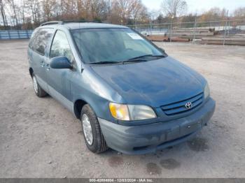  Salvage Toyota Sienna