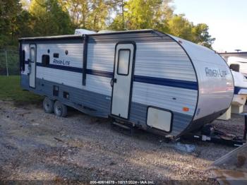  Salvage Gulf Stream Travel Trailer