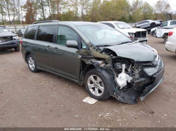  Salvage Toyota Sienna