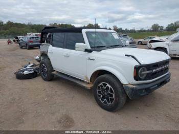  Salvage Ford Bronco