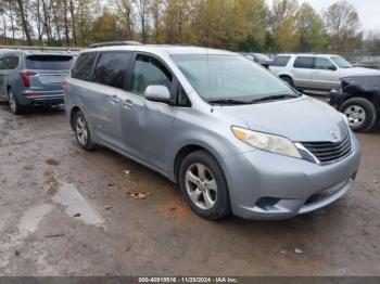  Salvage Toyota Sienna