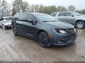  Salvage Chrysler Pacifica