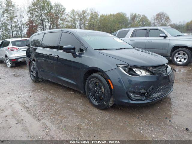  Salvage Chrysler Pacifica