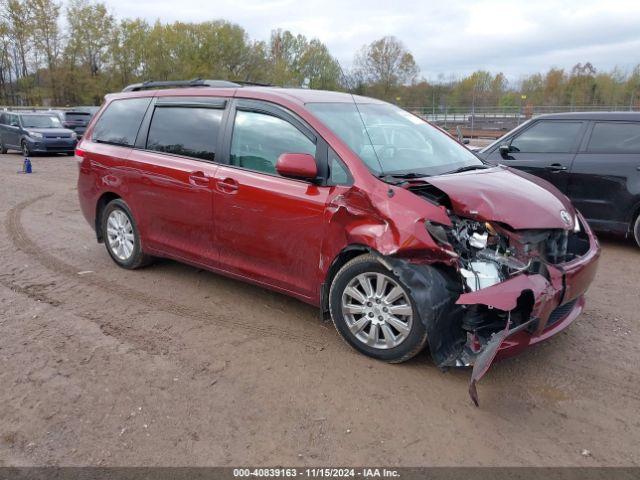  Salvage Toyota Sienna