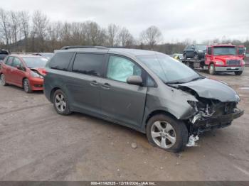  Salvage Toyota Sienna