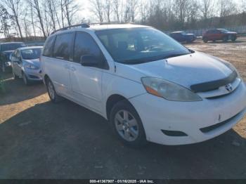  Salvage Toyota Sienna