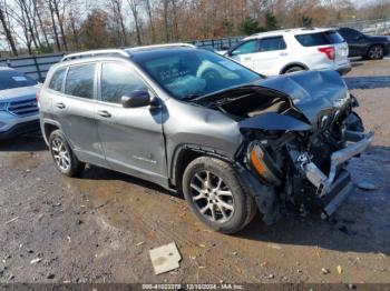  Salvage Jeep Cherokee