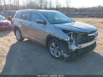  Salvage Toyota Highlander