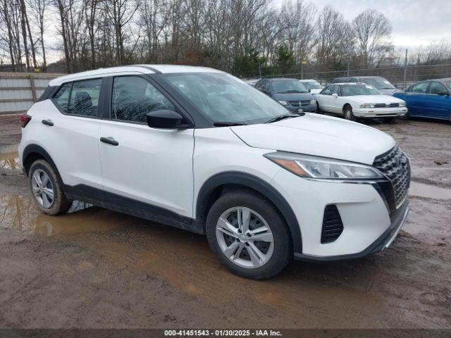  Salvage Nissan Kicks