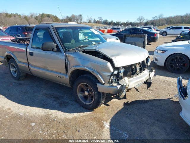  Salvage Chevrolet S-10