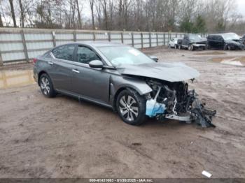  Salvage Nissan Altima