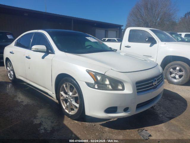  Salvage Nissan Maxima