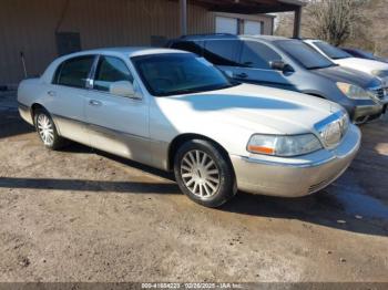  Salvage Lincoln Towncar