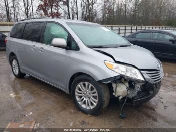  Salvage Toyota Sienna