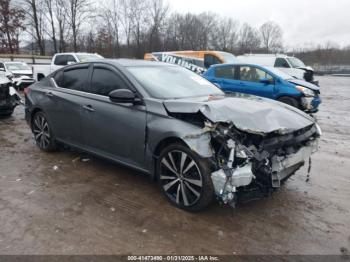  Salvage Nissan Altima