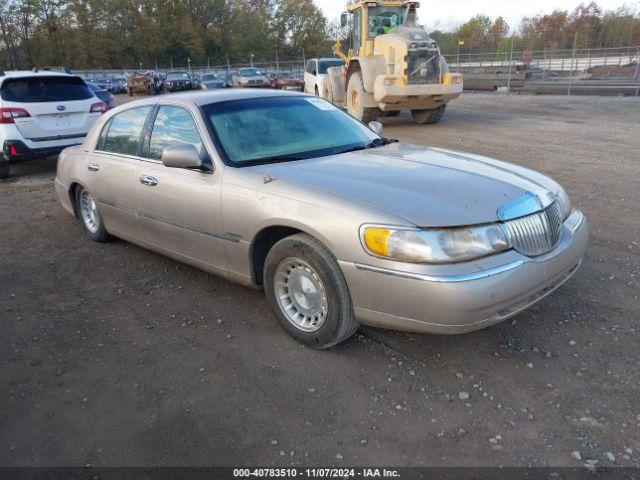  Salvage Lincoln Towncar