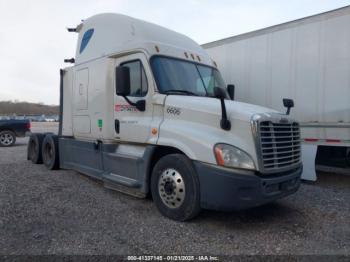  Salvage Freightliner Cascadia 125