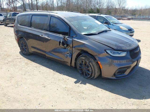  Salvage Chrysler Pacifica