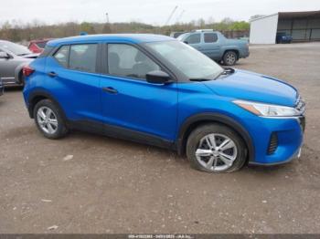  Salvage Nissan Kicks