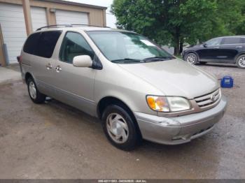  Salvage Toyota Sienna