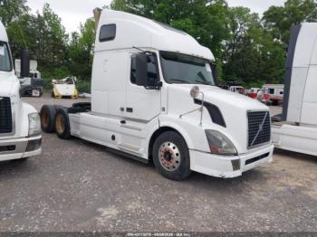  Salvage Volvo Vn
