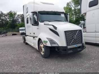  Salvage Volvo Vnl