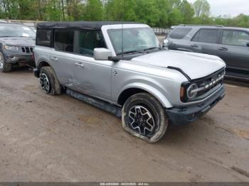  Salvage Ford Bronco