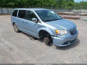  Salvage Chrysler Town & Country