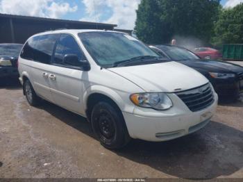  Salvage Chrysler Town & Country