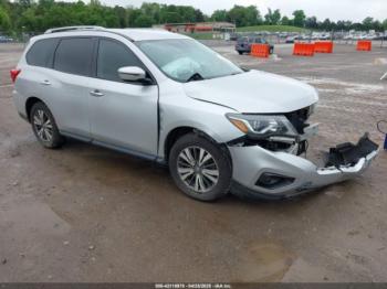  Salvage Nissan Pathfinder