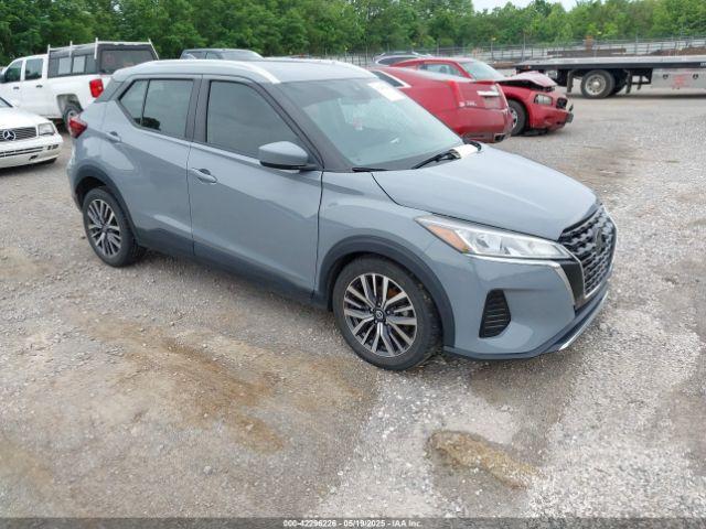 Salvage Nissan Kicks