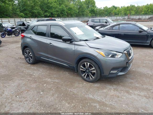  Salvage Nissan Kicks