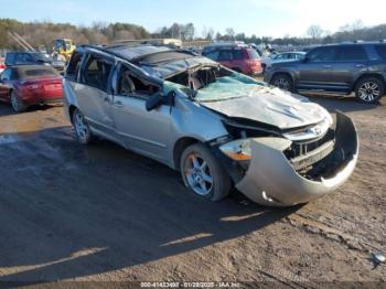  Salvage Toyota Sienna