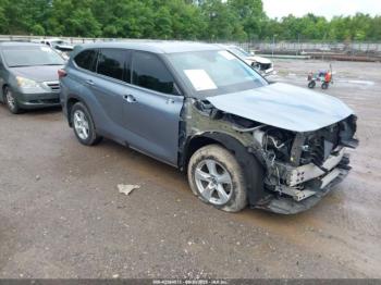  Salvage Toyota Highlander