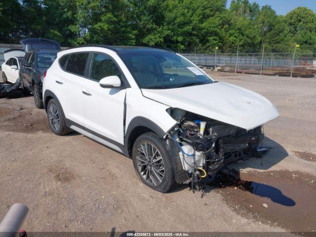  Salvage Hyundai TUCSON