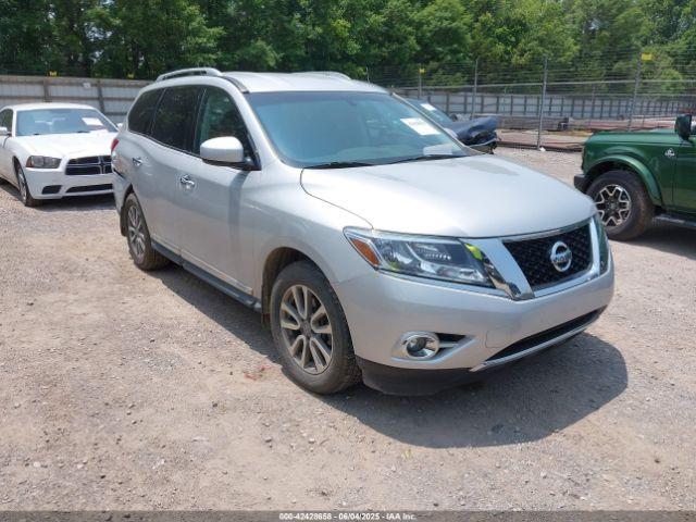  Salvage Nissan Pathfinder