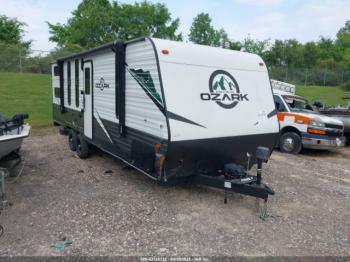  Salvage Thor Motor Home