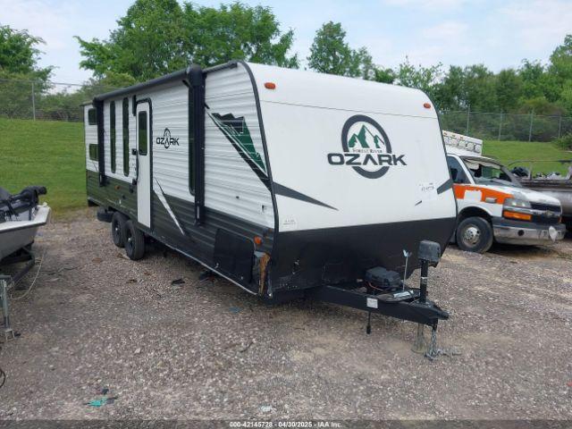 Salvage Thor Motor Home