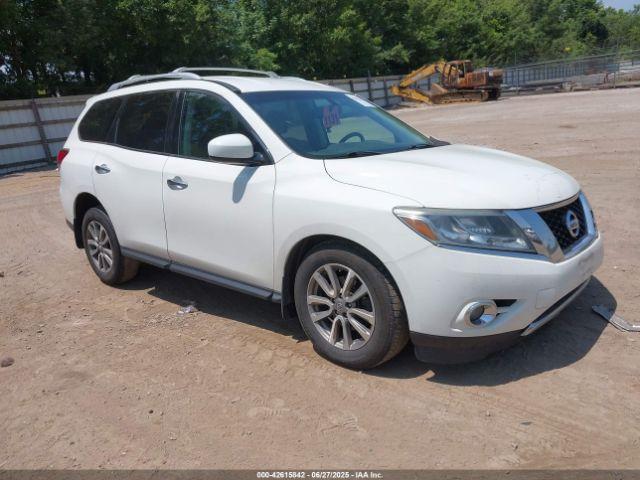  Salvage Nissan Pathfinder