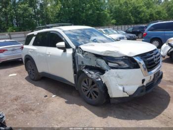  Salvage Nissan Pathfinder