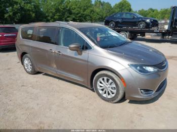  Salvage Chrysler Pacifica