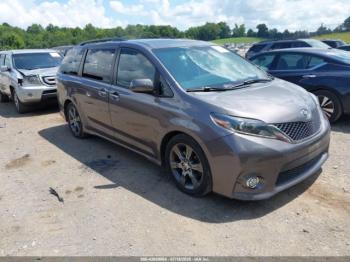  Salvage Toyota Sienna