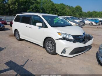  Salvage Toyota Sienna