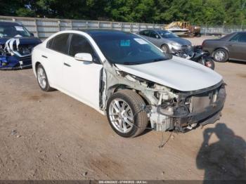  Salvage Nissan Maxima