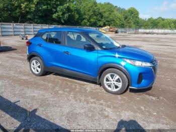  Salvage Nissan Kicks