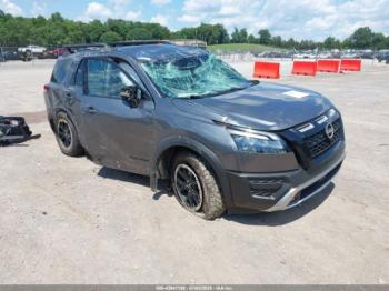  Salvage Nissan Pathfinder