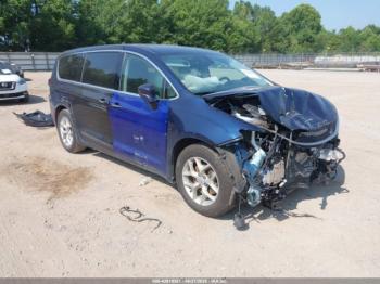  Salvage Chrysler Pacifica