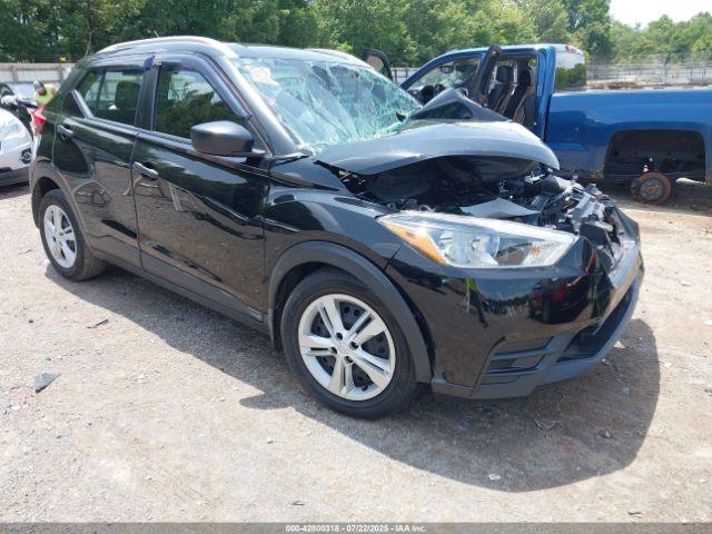  Salvage Nissan Kicks